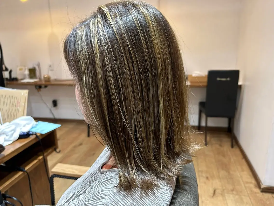 ミディアム カラー ハイライトカラー ハイライト DISCOHAIR 海老名店池田真聖のヘアスタイル