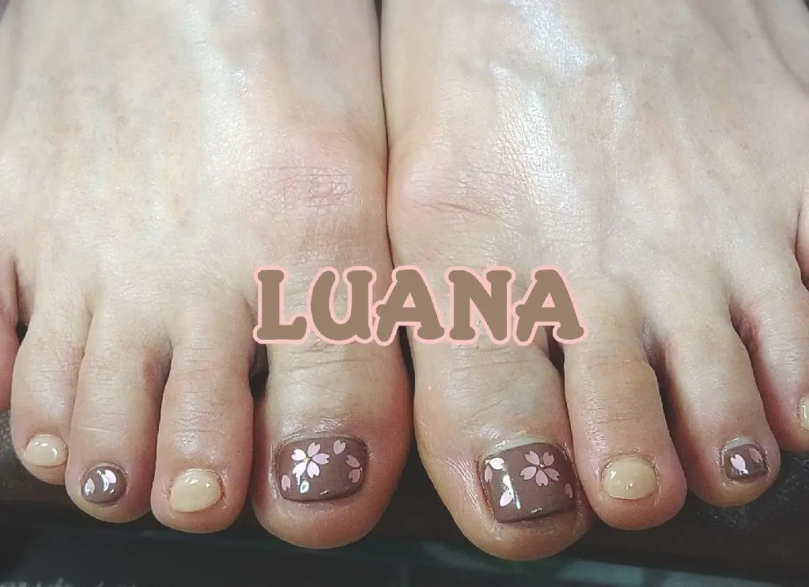 ネイル LUANA  TAKAHASHIのネイルデザイン