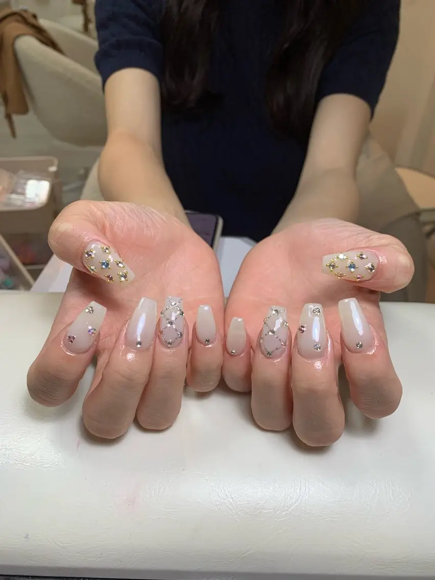 ネイル アートネイル 長さ出し ジェルネイル マグネットネイル ニュアンスネイル ハンドネイル Cloudy Chan 歌舞伎町のネイルデザイン