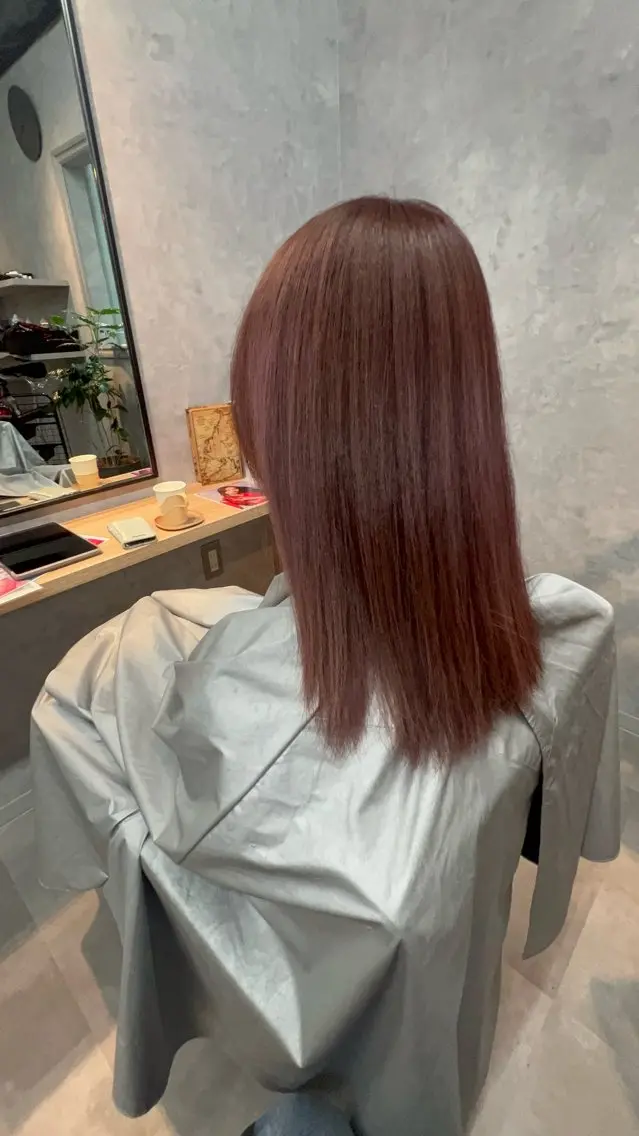 セミロング ヘアカラー motoトップカラー リスト/ブリーチカラのヘアスタイル