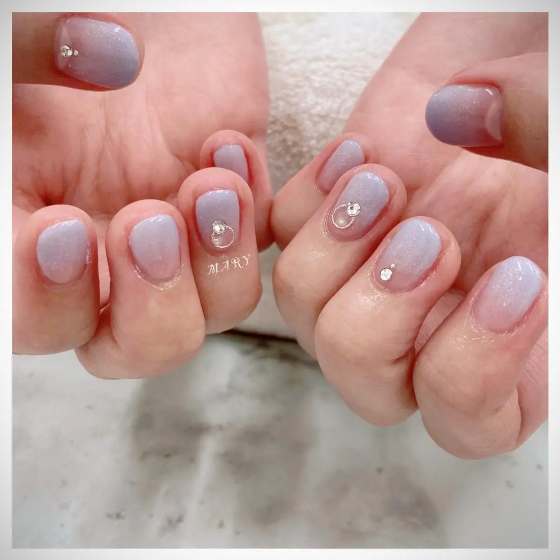 ネイル グラデーション 水色 ニュアンスネイル オフィスネイル シンプルネイル ハンドネイル Mary nail .narumiのネイルデザイン