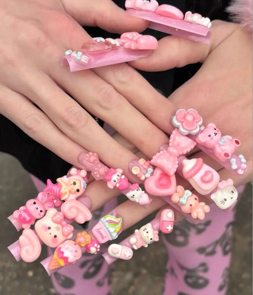 ネイル チークネイル 長さ出し フラッシュネイル フレンチネイル グラデーション ハンドネイル Lenie Nail Salonのネイルデザイン