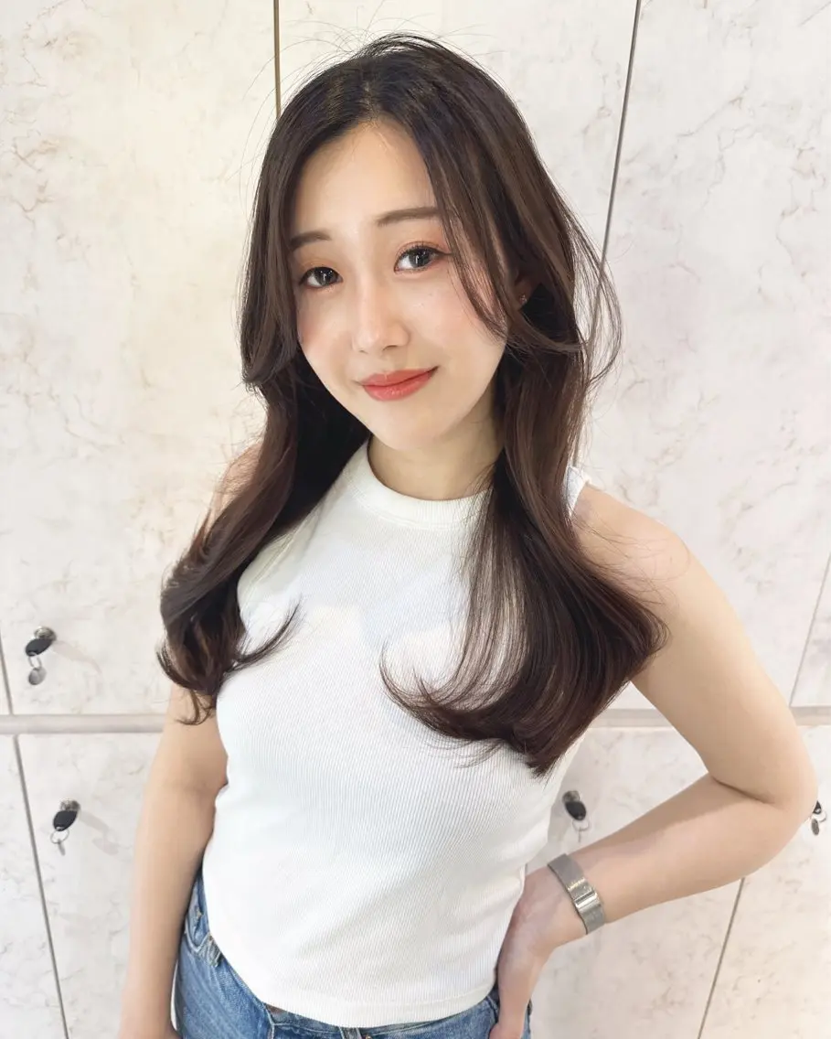 ロング カラー カット ヘアカラー トリートメント Akane レイヤー/艶カラーのヘアスタイル
