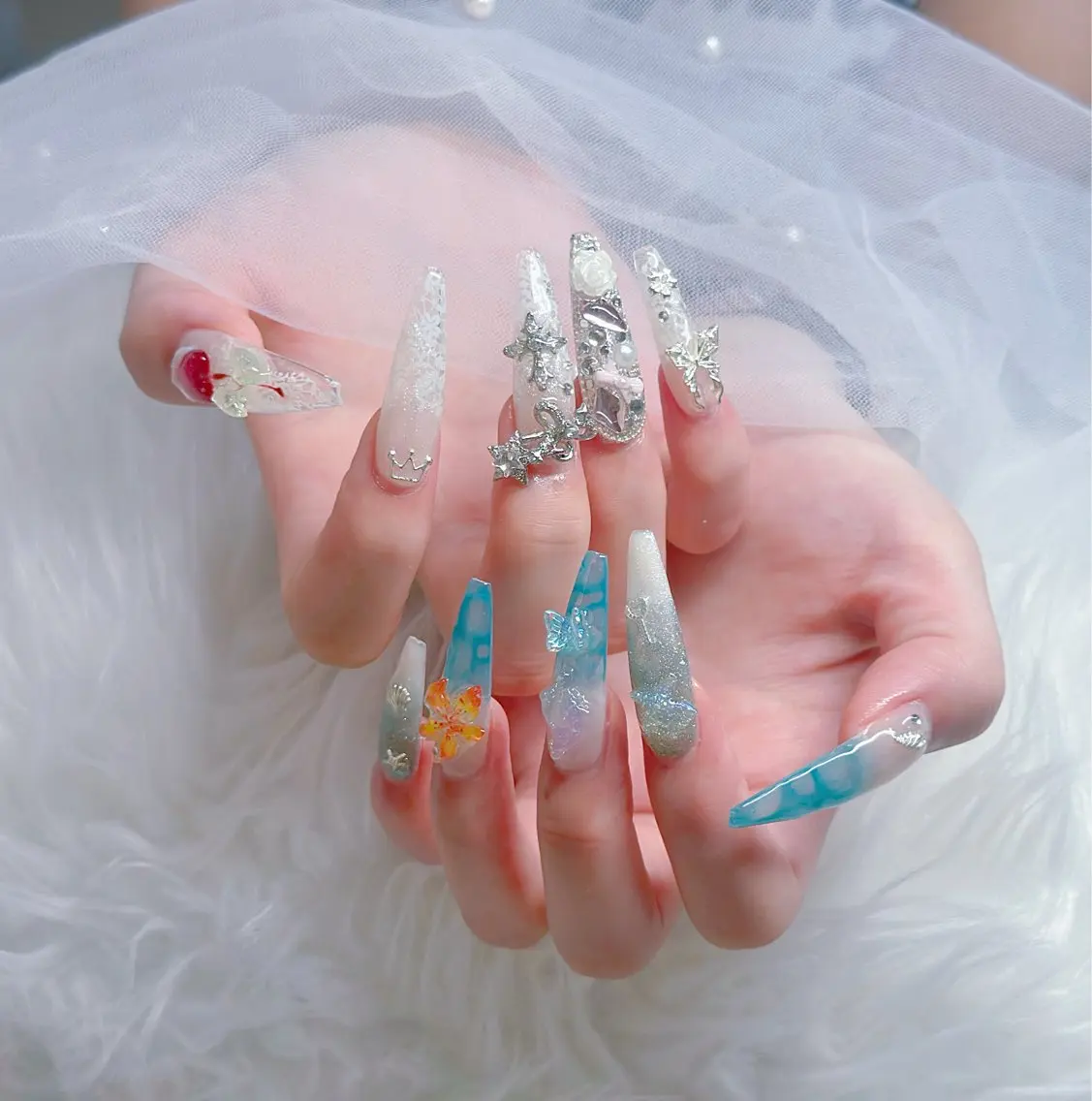 ネイル アートネイル オーロラネイル チークネイル 長さ出し フットネイル Miya _nailのネイルデザイン