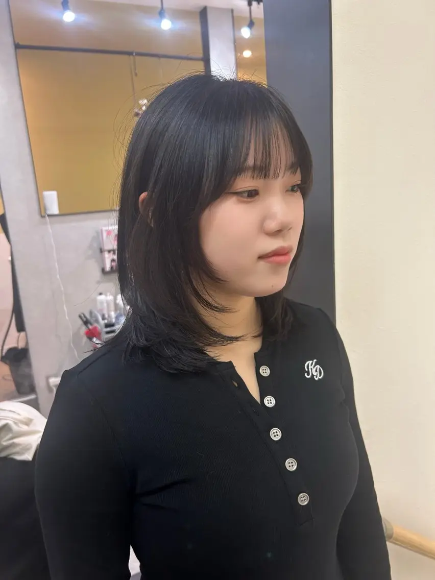 ミディアム ミディアムレイヤー レイヤーカット カット トリートメント hubhair レイヤー/透明感のヘアスタイル