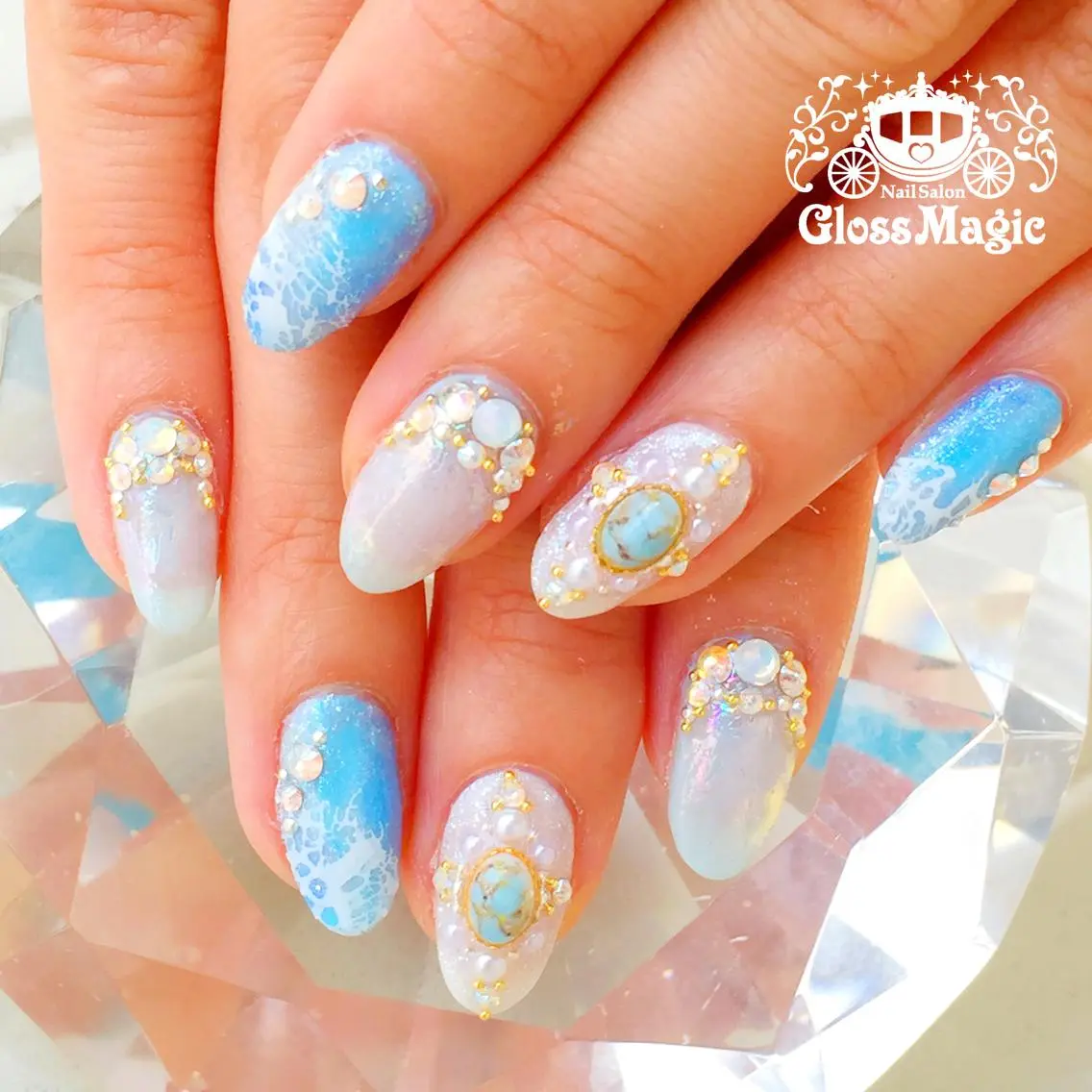 ネイル オーロラネイル ブルー ジェルネイル YUN 💅のネイルデザイン