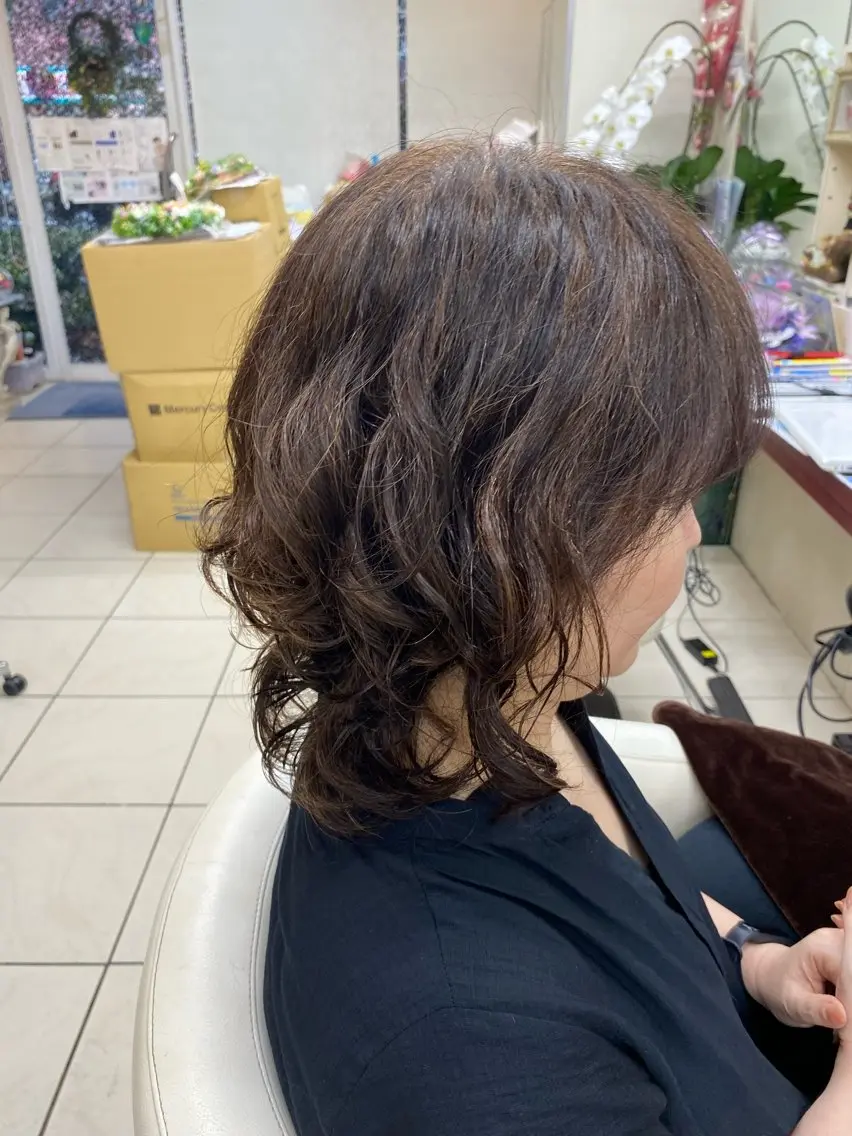 ミディアム ミディアムパーマ ウィリアム シュウのヘアスタイル