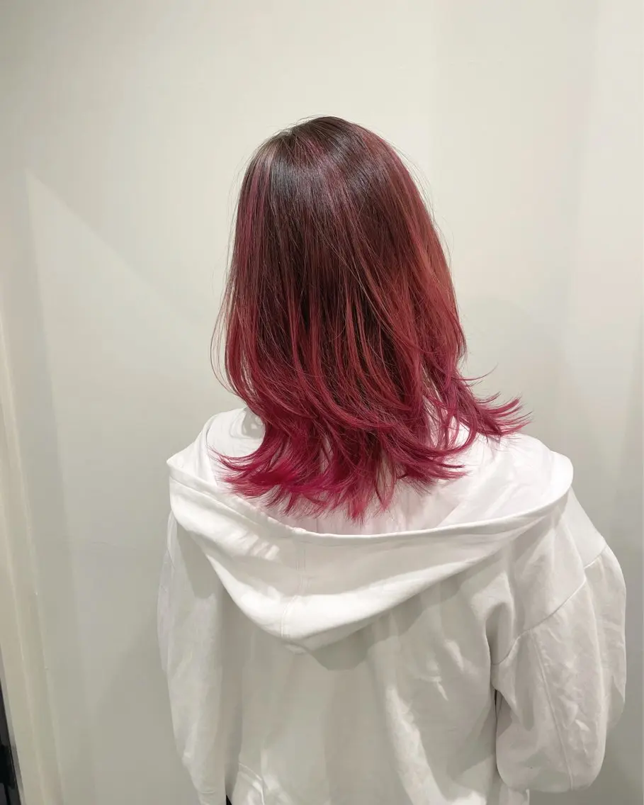 ミディアム カラー グラデーションカラー ハイライトカラー レッドカラー ハイライト ニュアンスカラー🫧 加納のヘアスタイル
