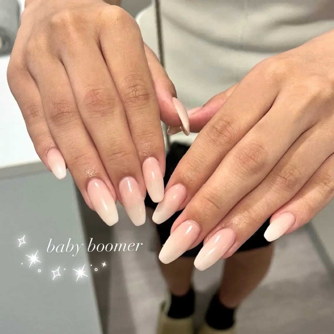ネイル グラデーション キラキラネイル ロングネイル 春ネイル ハンドネイル 横浜Nailist 𝜗𝜚春菜のネイルデザイン