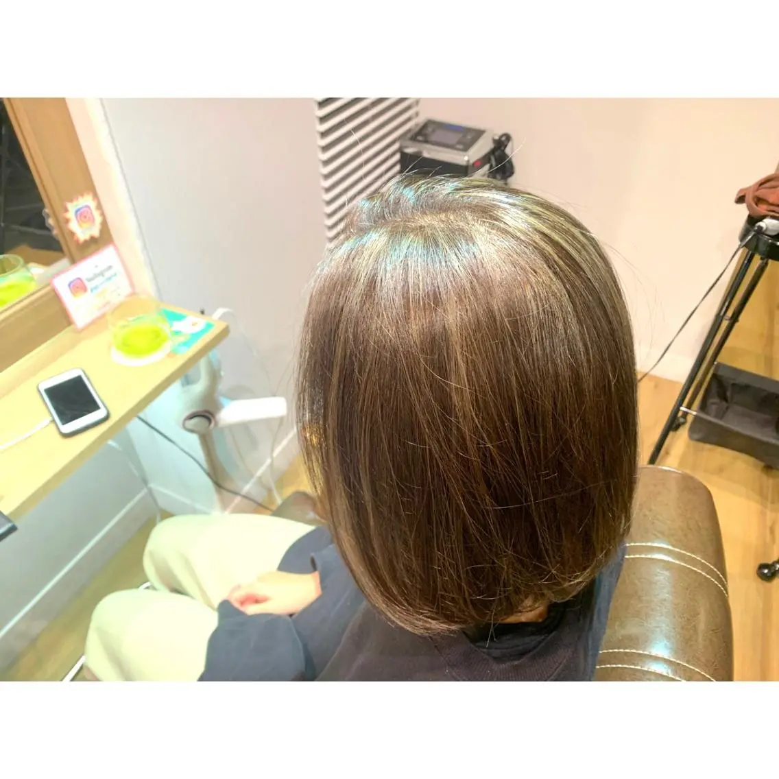 ミディアム カラー ハイライトカラー ハイライト ヘアカラー トリートメント ツキダテ ユイのヘアスタイル
