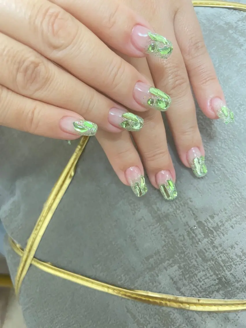 ネイル ハンドネイル AngelChris ビューティーサロンのネイルデザイン