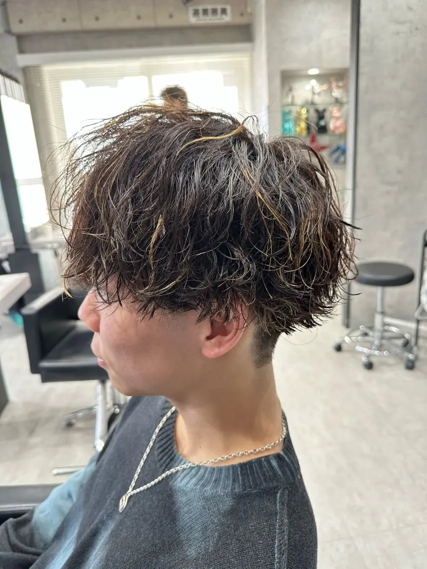 ショート パーマ メンズ メンズパーマ 波巻きパーマ カット パーマ ユウ🪄 パーマ指名No1のヘアスタイル