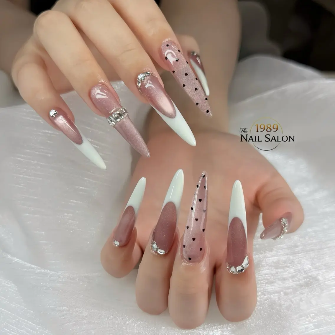 ネイル ロングネイル スーパーロングネイル ハンドネイル The 1989 Nail Salonのネイルデザイン