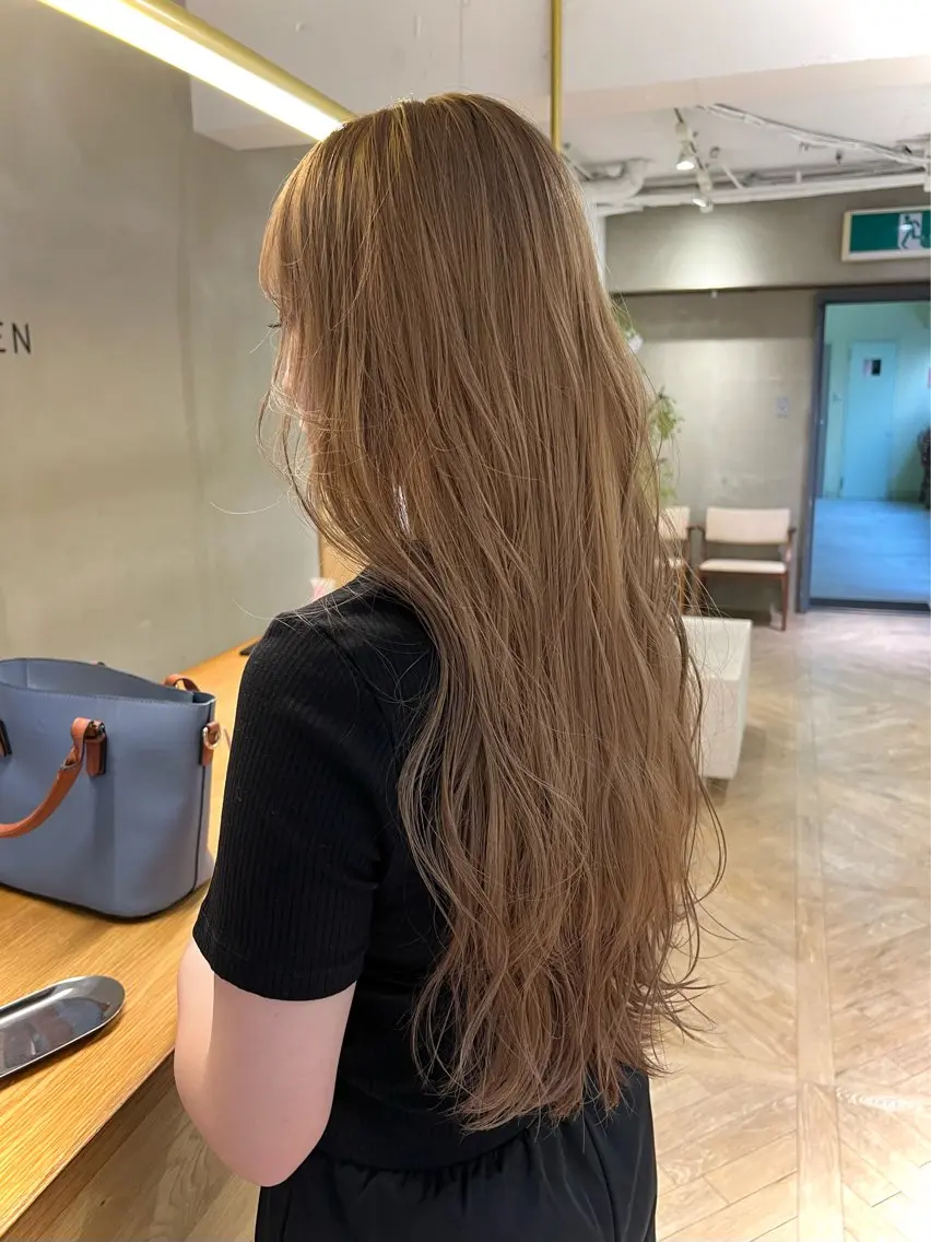 ロング 韓国風ヘア ヘアカラー トリートメント 似合わせレイヤー ＆縮毛矯正のヘアスタイル