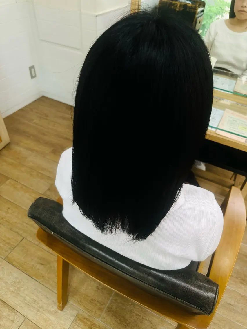 カラー ブリーチ 中嶋 優海のヘアスタイル