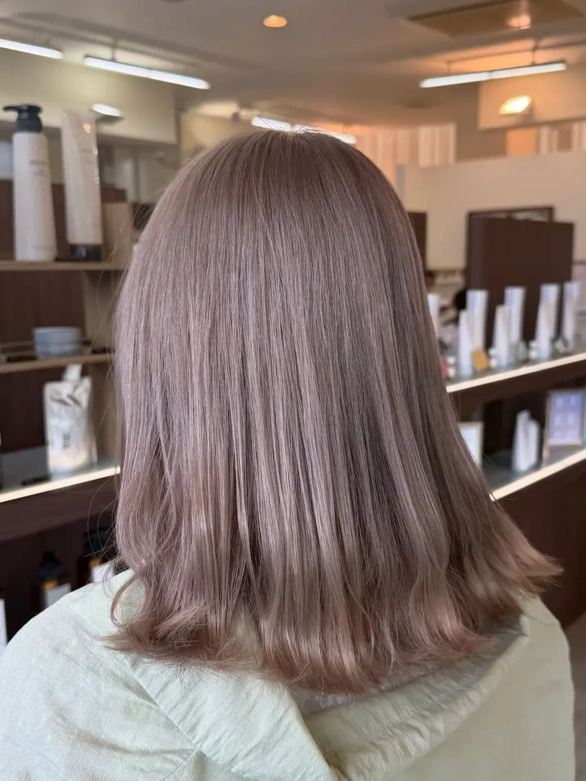 ロング カラー ブリーチ グレージュ ミルクティーグレージュ カット ヘアカラー ハイトーン特化美容師 /デザイン/朝倉友香のヘアスタイル