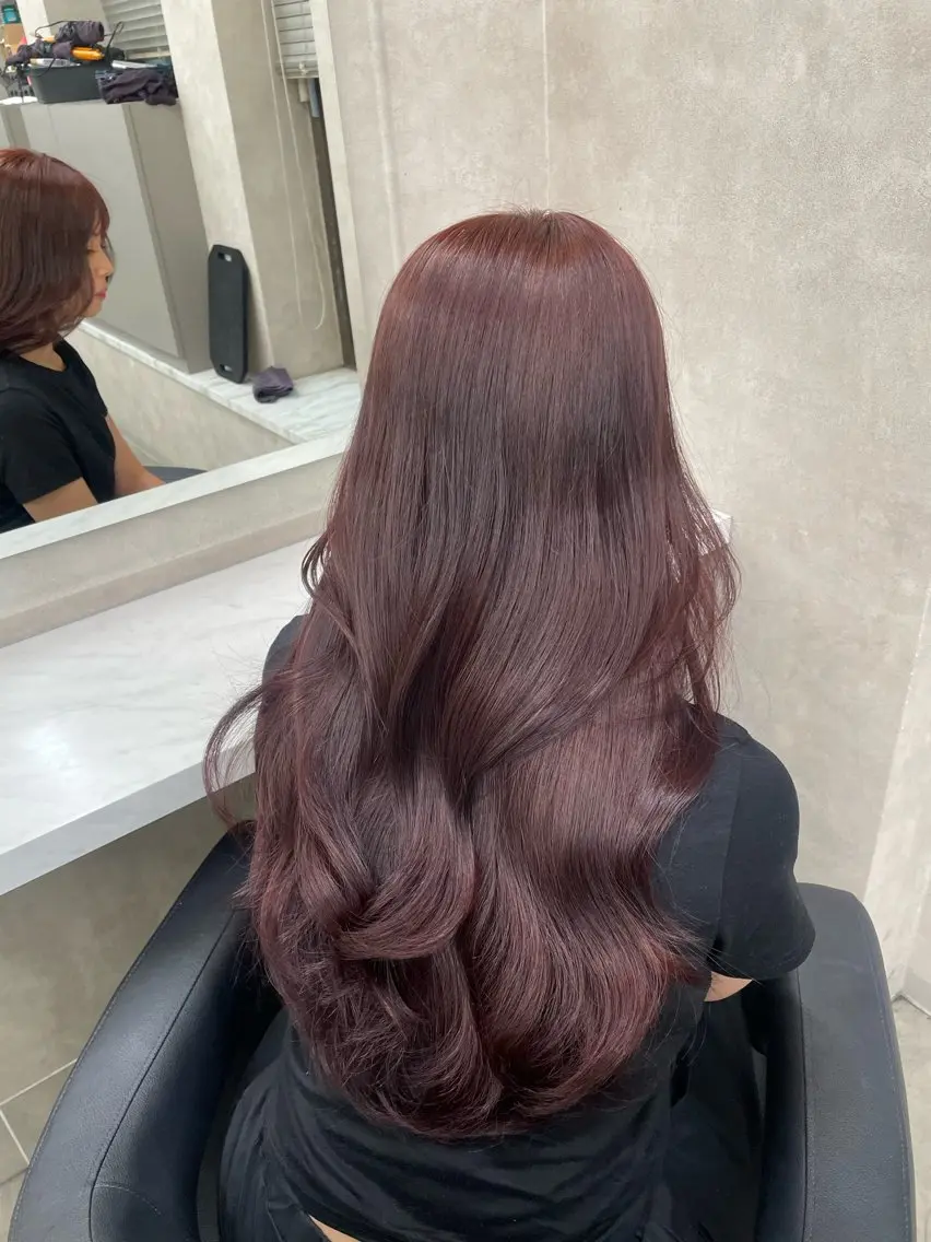 セミロング カラー 抜け感レイヤー︴ ニュアンスカラーのヘアスタイル