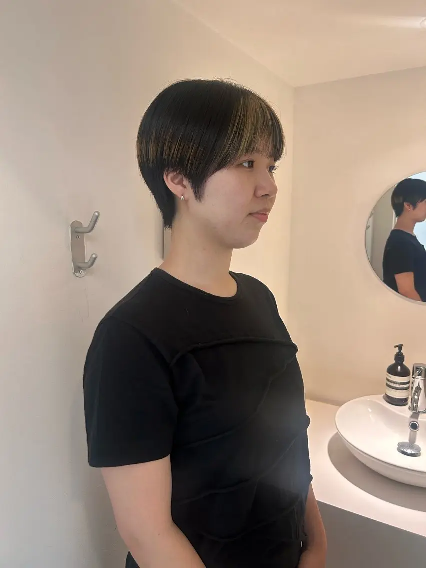 ショート かがやしづ ⭐️ベージュのヘアスタイル