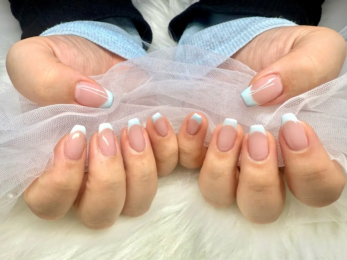 ネイル フレンチネイル 水色 ピンク sayaka 🍒のネイルデザイン