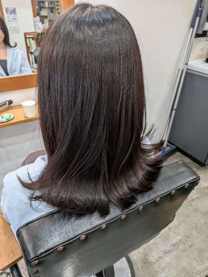 ミディアム ボブ 外ハネヘア カット トリートメント ママ美容師👶 髪質改善✨️木村倫子のヘアスタイル