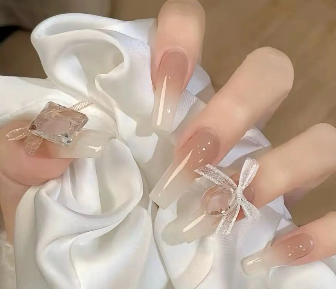 ネイル チークネイル 長さ出し フレンチネイル ガーリー 韓国ネイル sun nail池袋 モデル募集のネイルデザイン