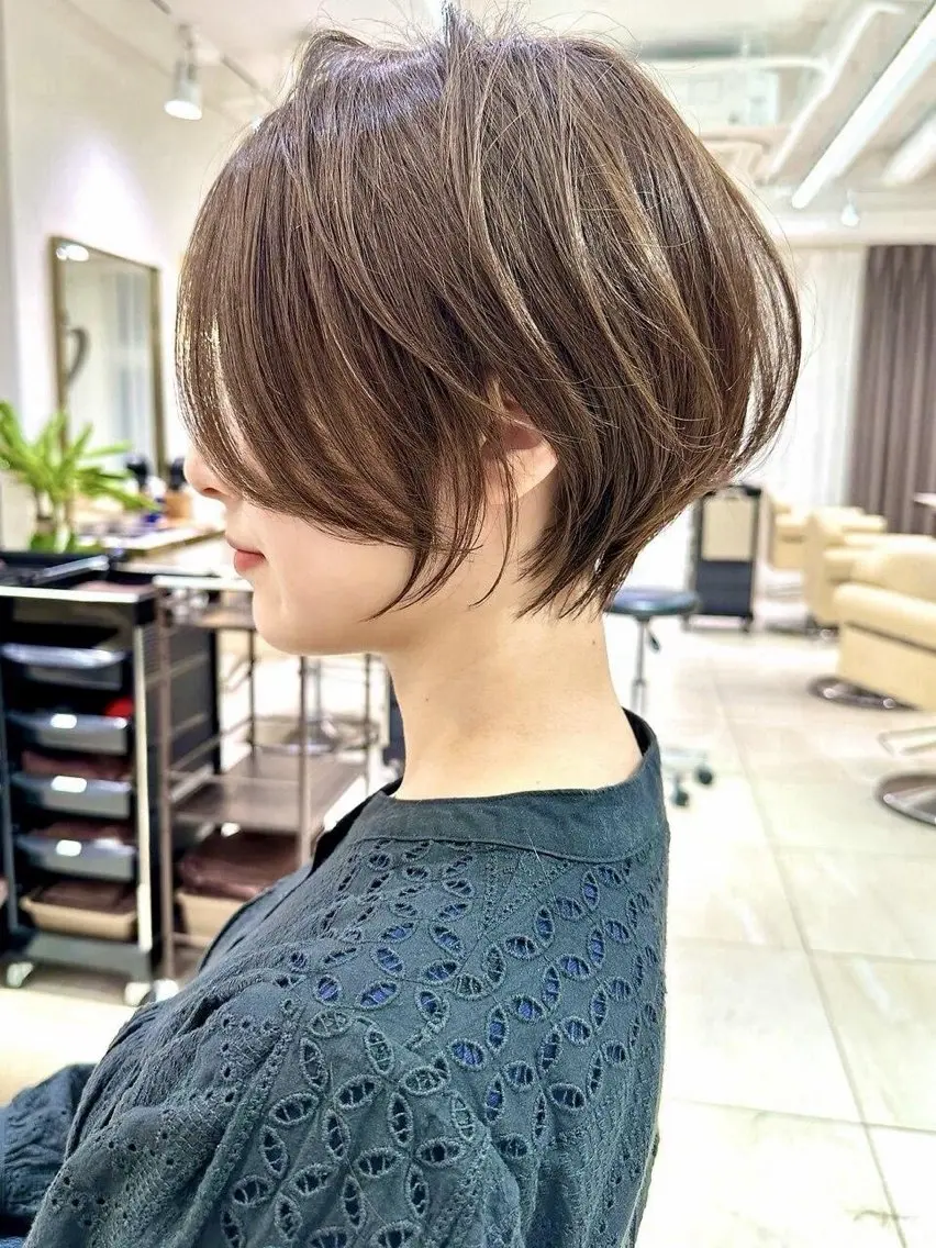 ショート 稲葉 彩代のヘアスタイル