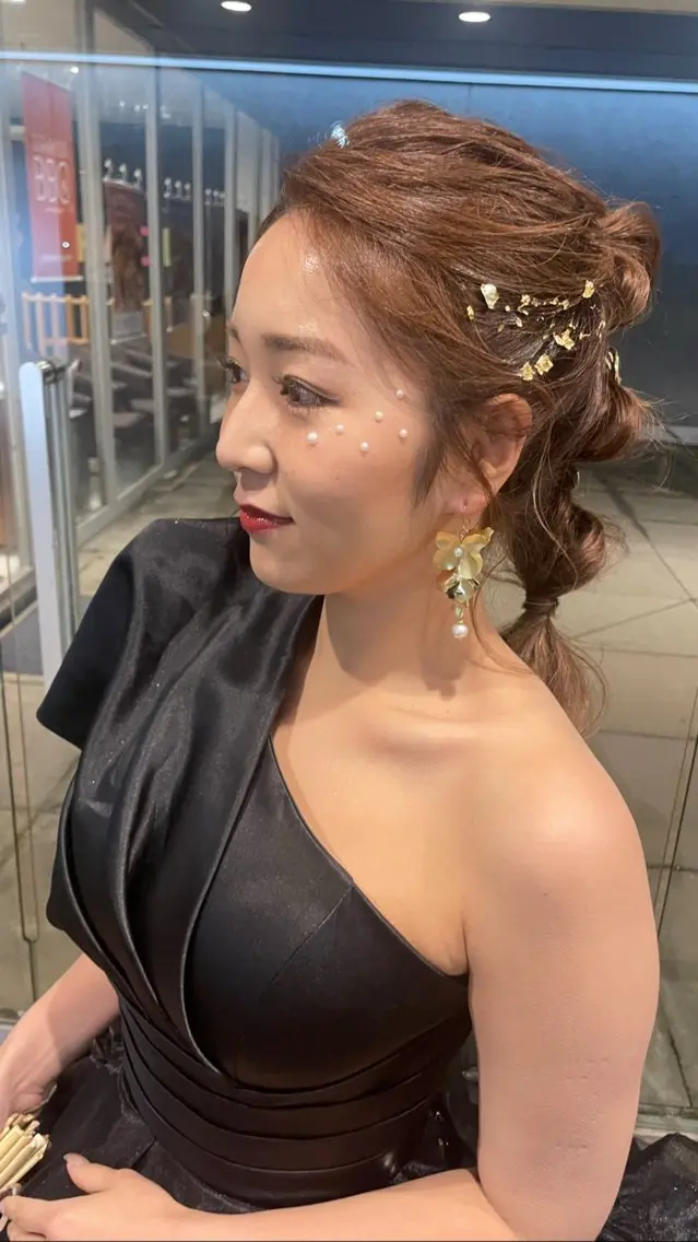 ロング ヘアアレンジ 垢抜けヘアメイク職人 💄甲斐恵和のヘアスタイル