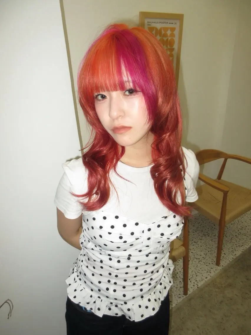 ミディアム レイヤーカット ヘアカラー レイヤーカット uraraのヘアスタイル