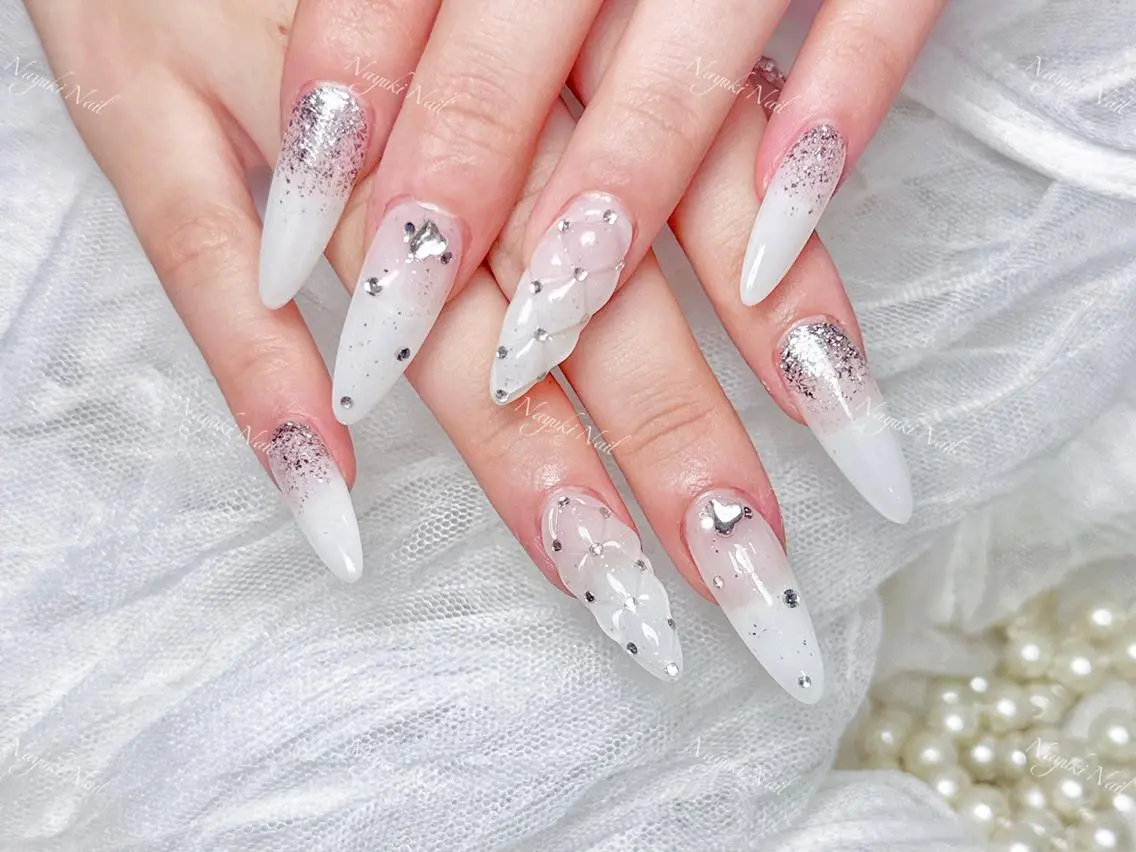 ネイル 🦋 Queenieのネイルデザイン