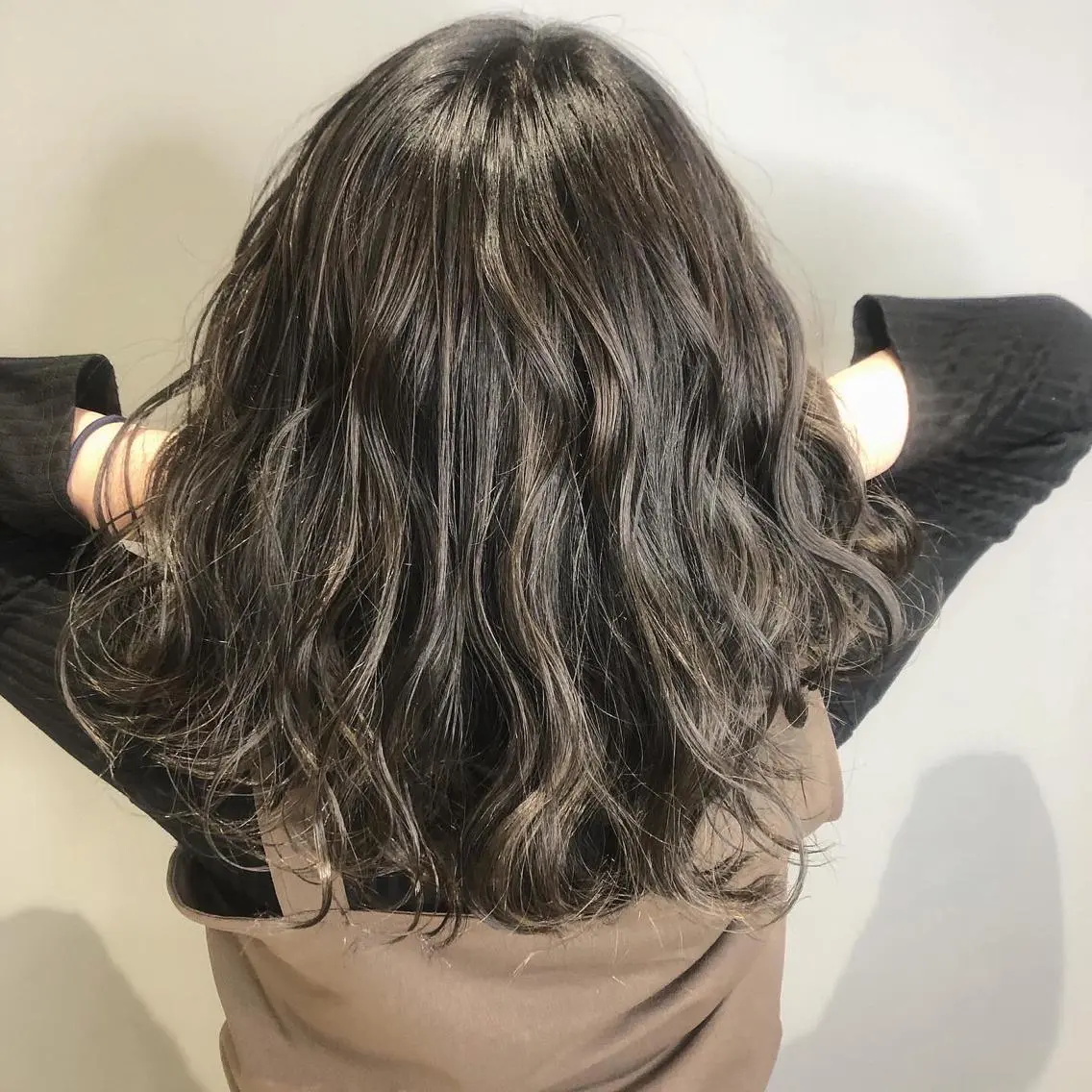 セミロング カラー グレージュ ヘアカラー トリートメント 難しい髪質の縮毛矯正 高岡/射水/髪質改善のヘアスタイル