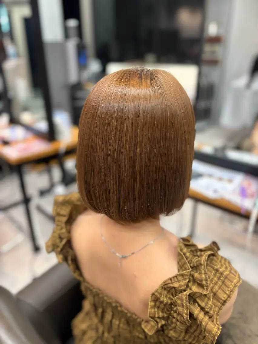 ショート カラー ベージュカラー ミルクティーベージュ ヘアカラー うる艶カラー 顔周りカット♡ikuのヘアスタイル