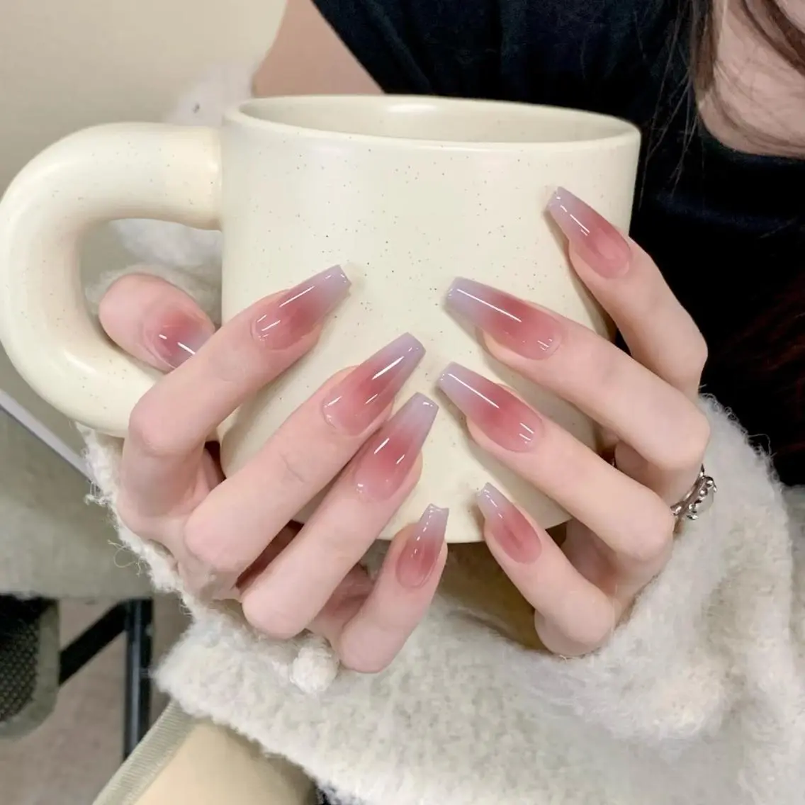 【練習モデル】チップ長さだし⭐チークネイル💅甘皮ケア付きの写真