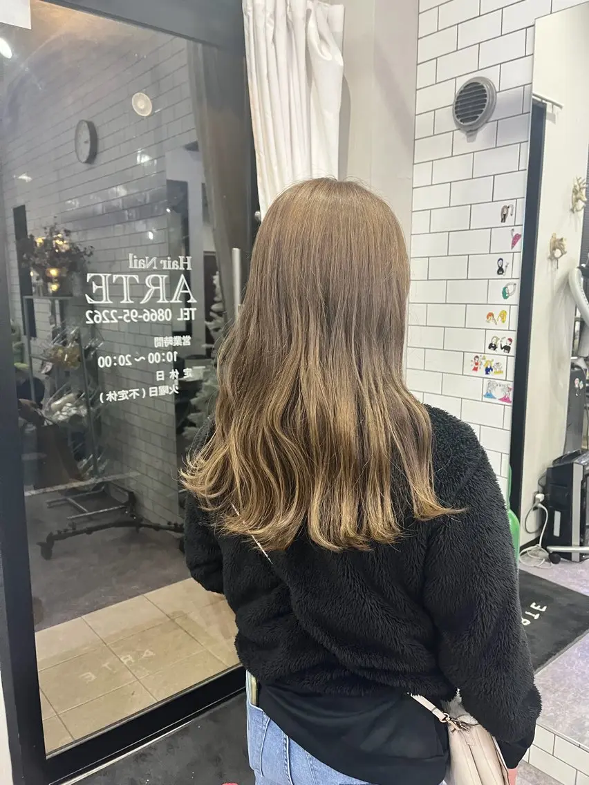 ロング カット 友滝 真菜美のヘアスタイル