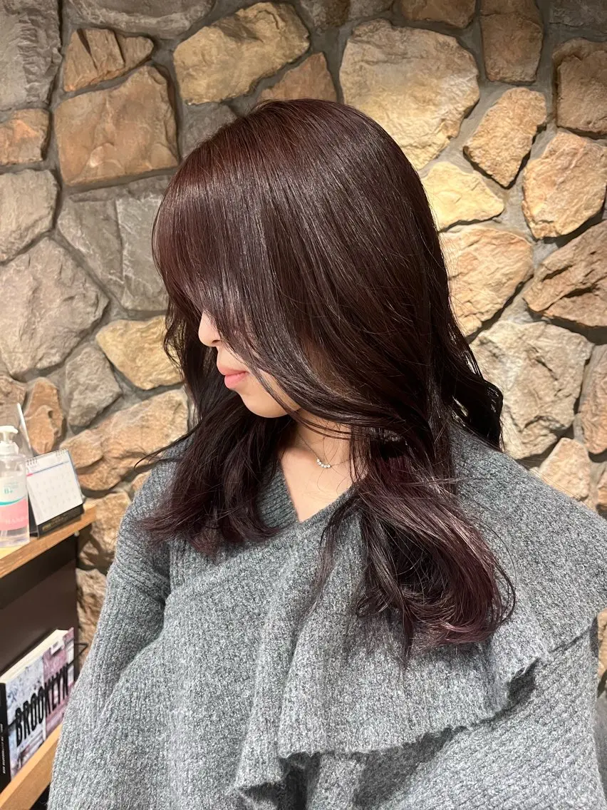 ロング カット ヘアカラー 小玉 唯依のヘアスタイル