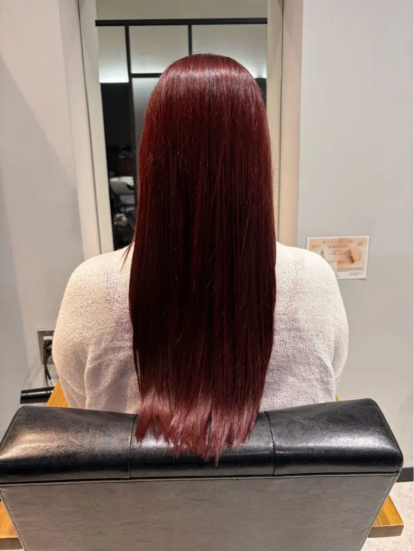 ロング コンノ ナチのヘアスタイル