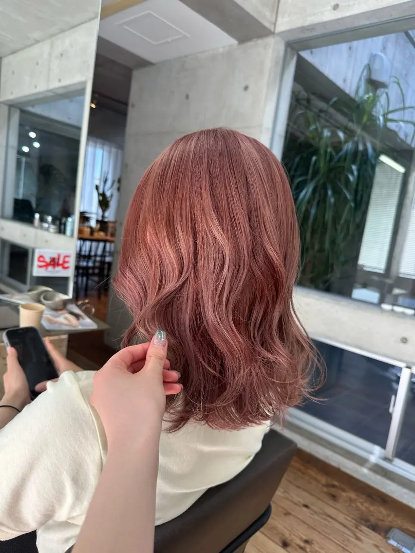 ミディアム ヘアカラー MISAKI のヘアスタイル