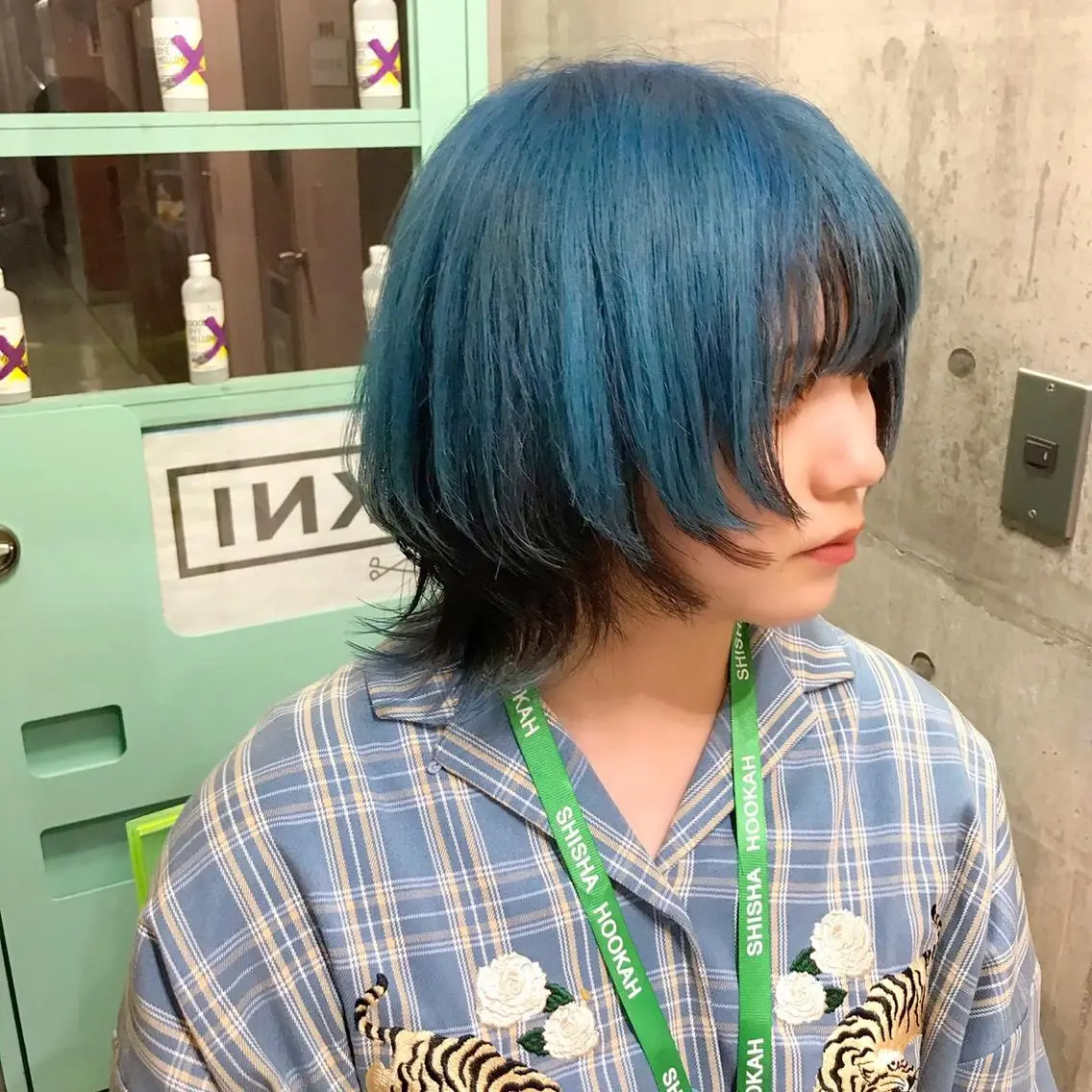 ミディアム カラー アクアカラー ブルーカラー ウルフカット ホワイト&レイヤーカ ットエクステ長畠俊輔のヘアスタイル