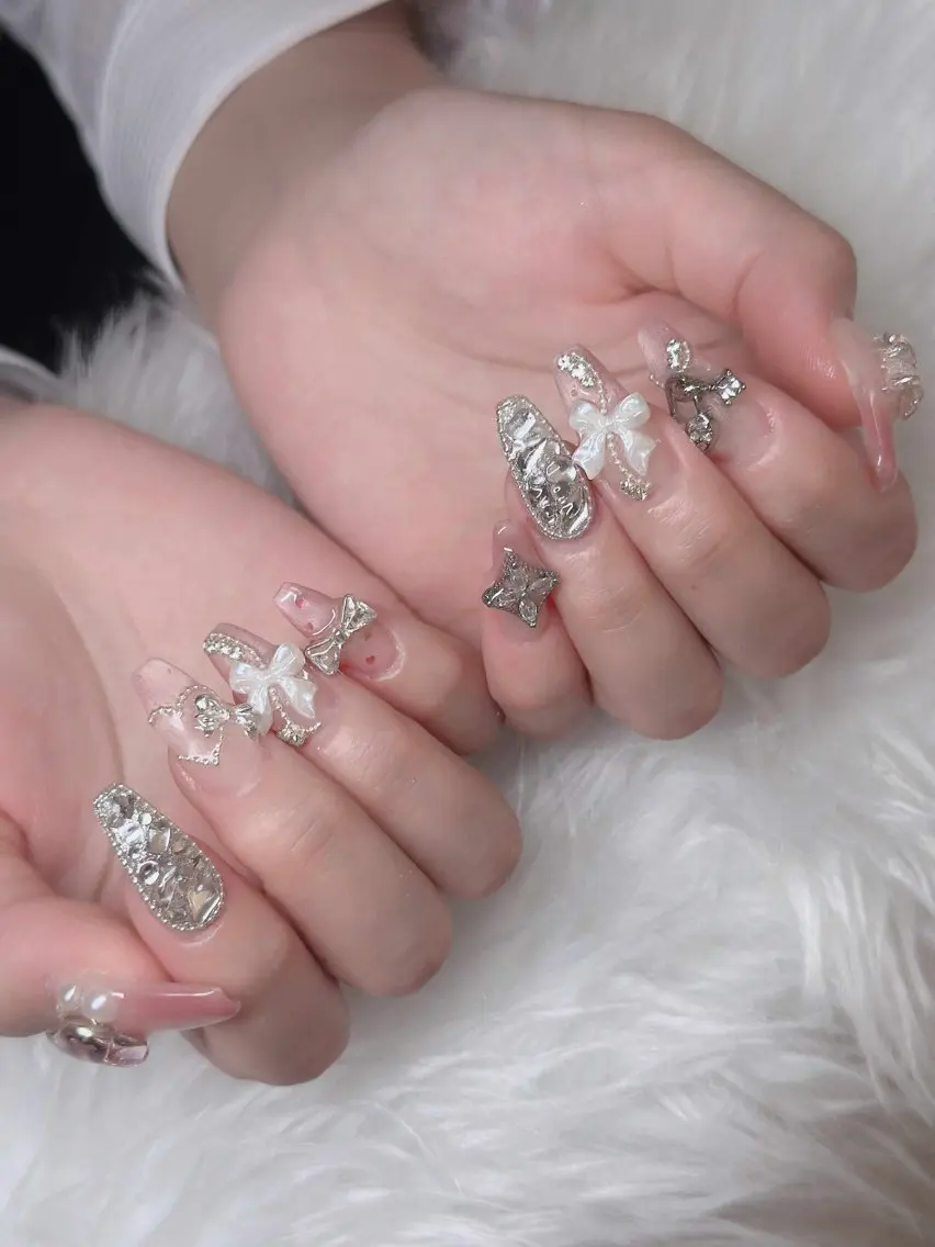 ネイル フレンチネイル ジェルネイル ガラスフレンチ ハロウィン ハート H.baby Nail Salonのネイルデザイン