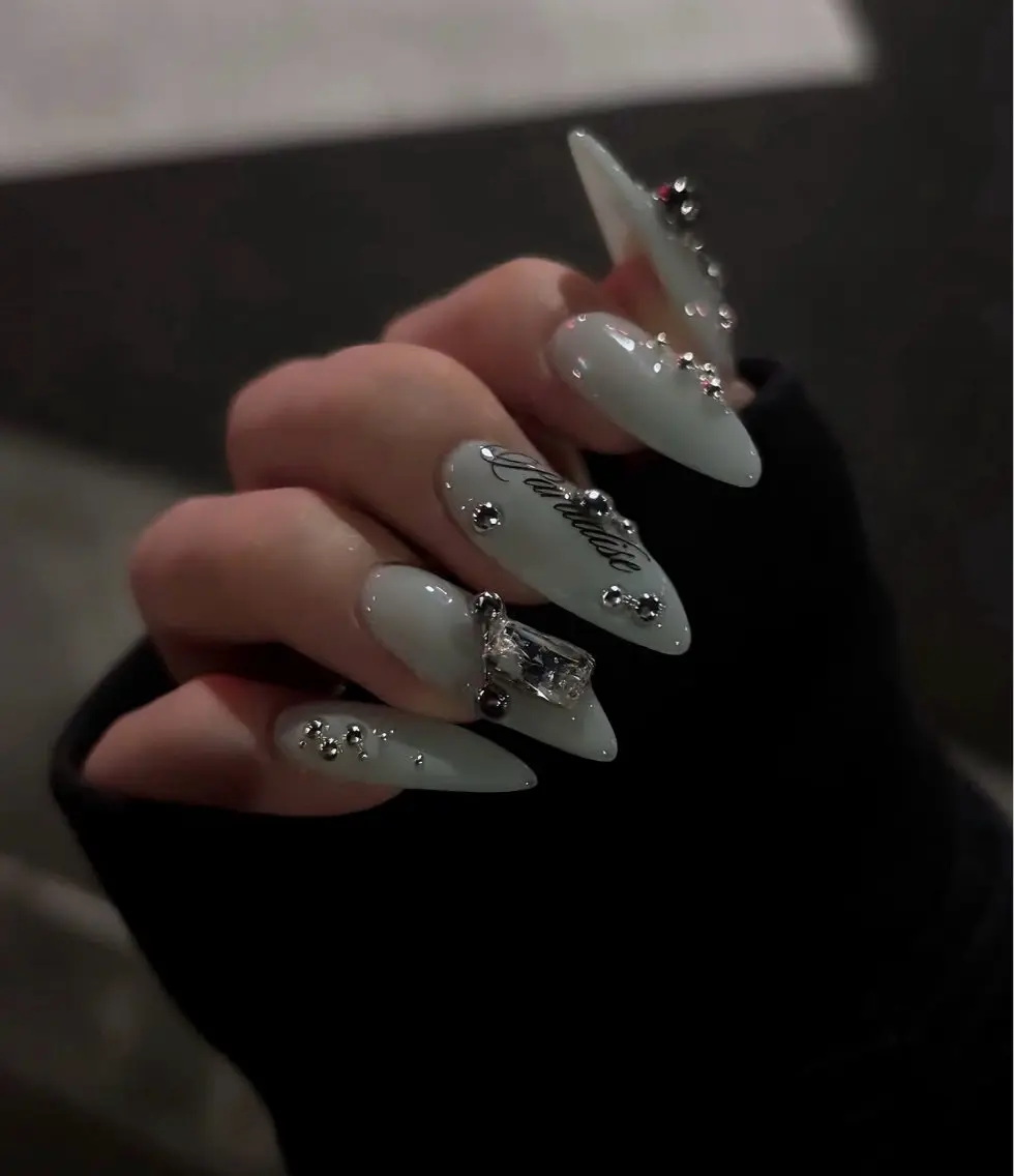 ネイル ハンドネイル Luna Gladeのネイルデザイン