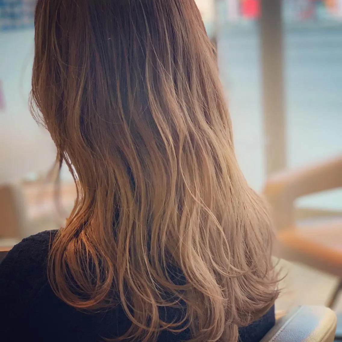 ロング カラー バレイヤージュ レイヤーカット ロング カット ヘアカラー 本田 卓也のヘアスタイル