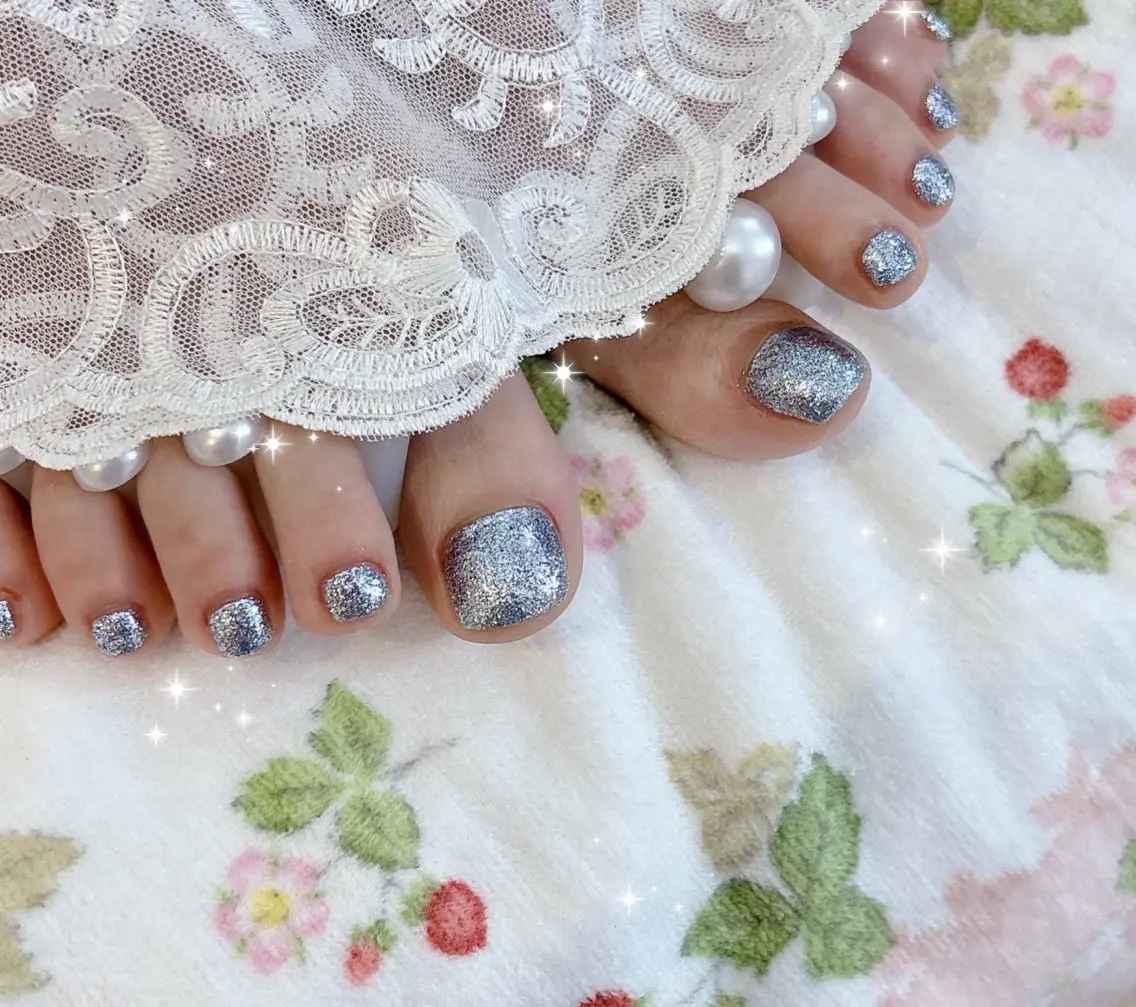 ネイル フットネイル キラキラネイル フットネイル FLARE NAIL フレアネイルのネイルデザイン
