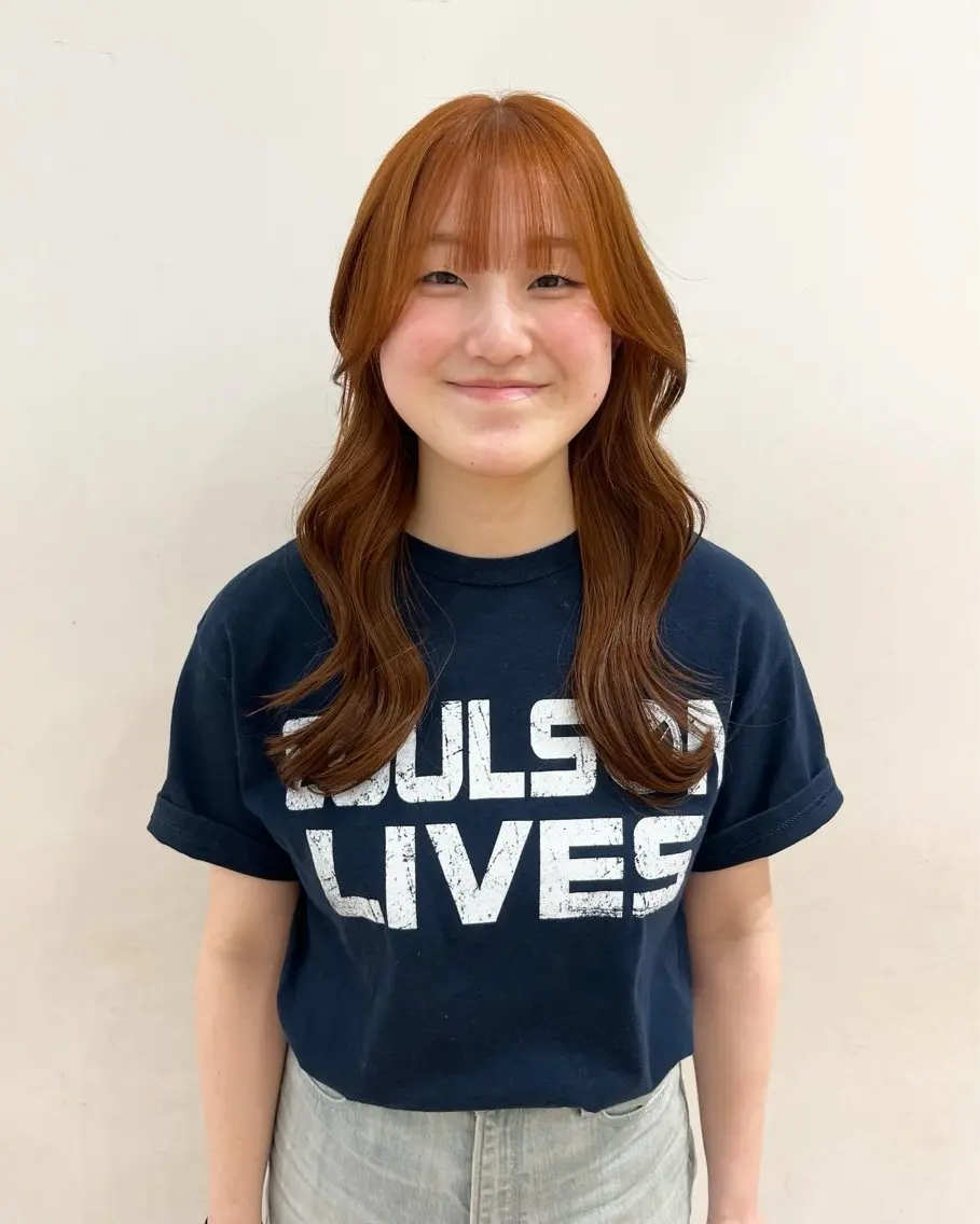 ロング カラー オレンジ 荒川 三希のヘアスタイル