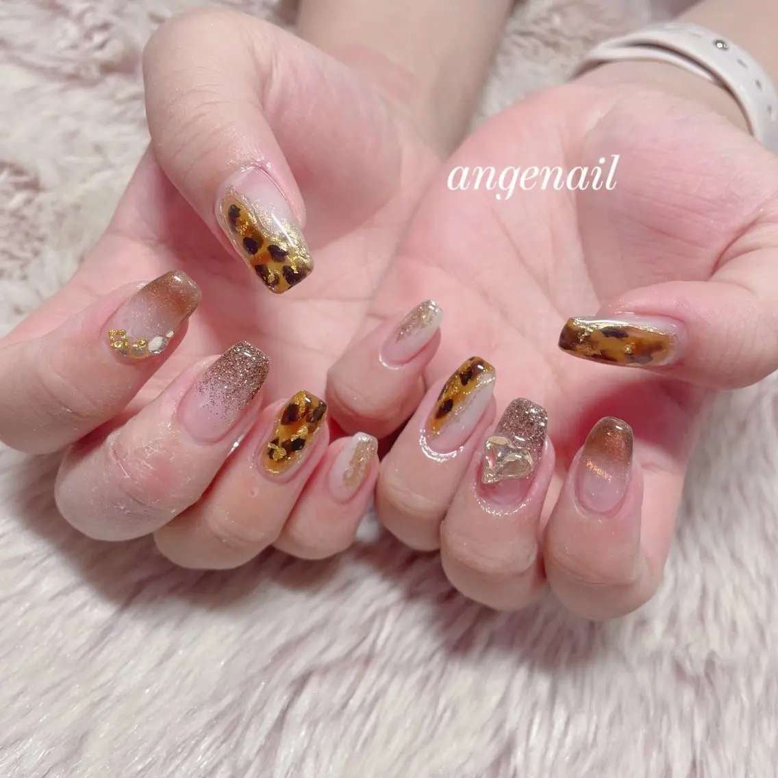 ネイル ハンドネイル オーナーネイリスト MAKIのネイルデザイン