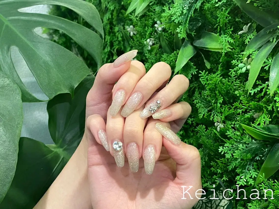 👑ギラギラフラッシュネイル📸【初回オフ無料】の写真