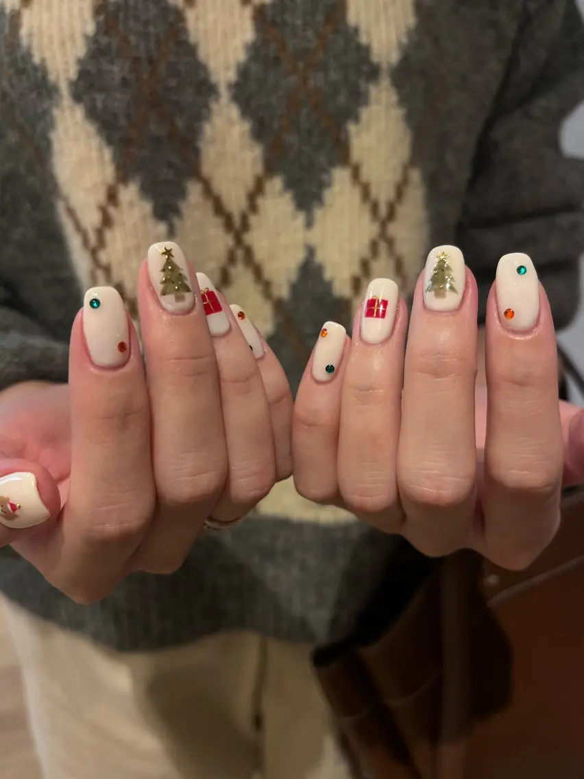 ネイル ホワイト 冬ネイル クリスマス Bianca 今池　Yamazoeのネイルデザイン