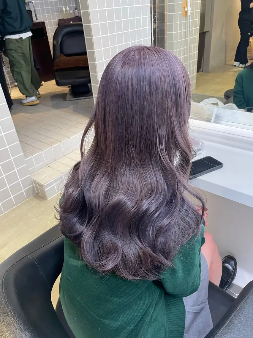 セミロング カラー ベージュカラー ラベンダーカラー ラベンダーベージュ 抜け感レイヤー︴ ニュアンスカラーのヘアスタイル