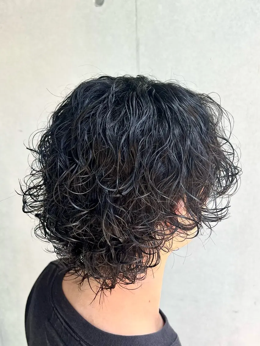 ミディアム パーマ メンズ カット パーマ 湘南のパーマ職人 🔥清水琉葵🔥のヘアスタイル