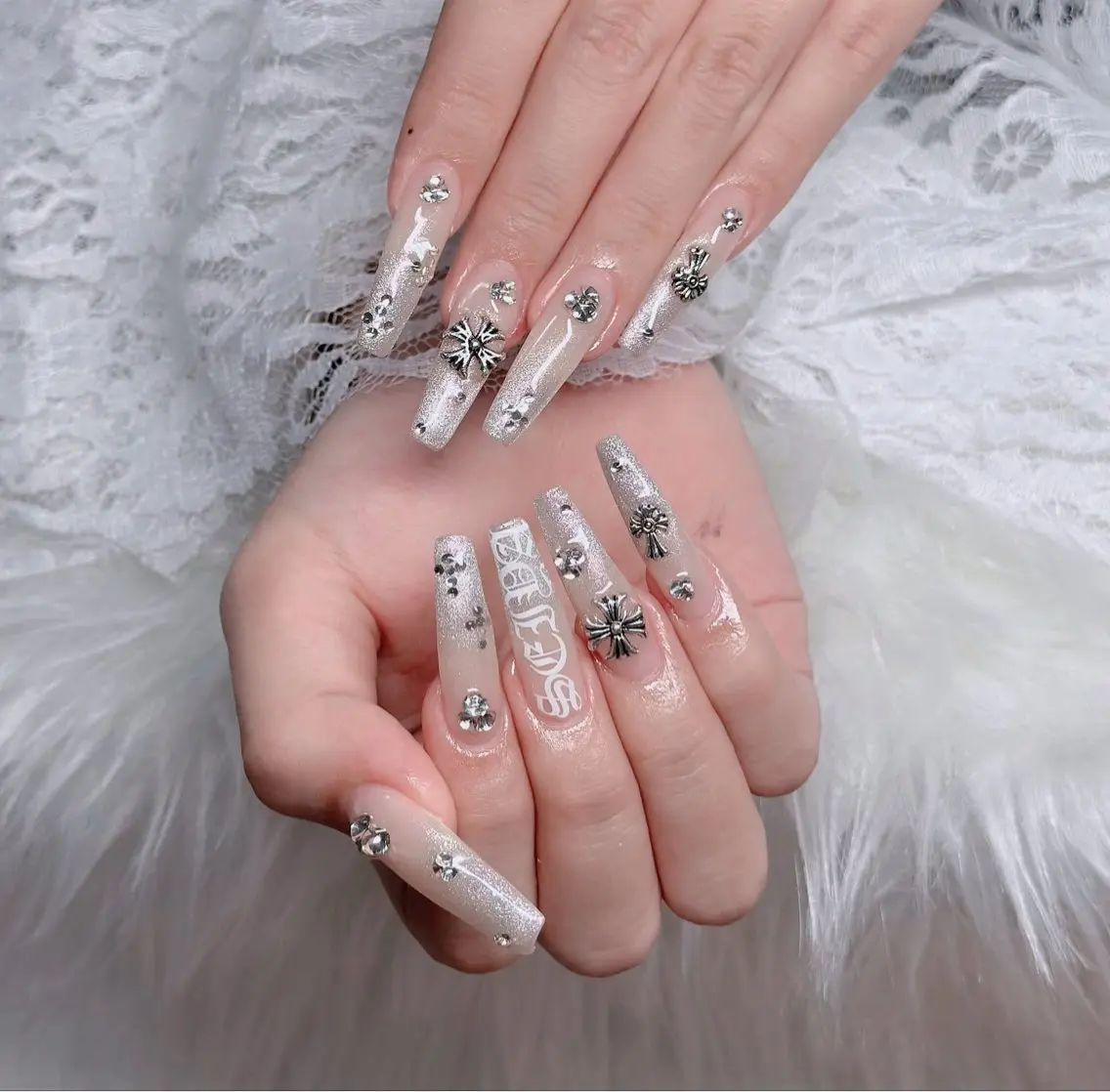 ネイル フレンチネイル ジェルネイル ハロウィン キラキラネイル 韓国ネイル H.baby Nail Salonのネイルデザイン