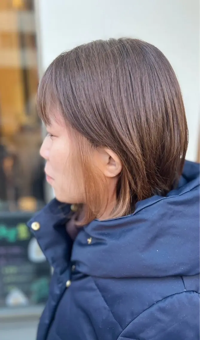 ミディアム カラー ベージュカラー イヤリングカラー ピンクカラー 平松 舞衣のヘアスタイル