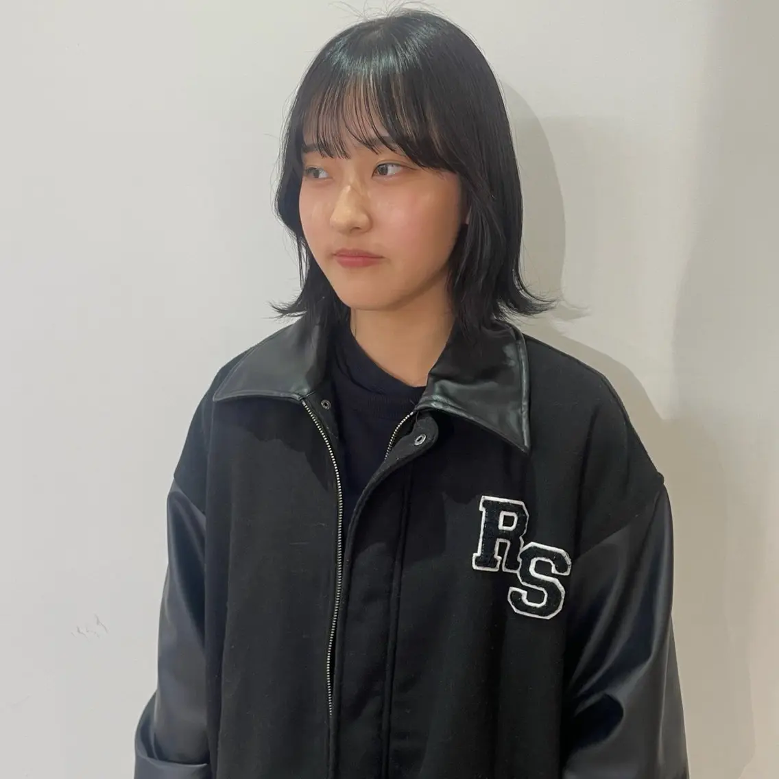 ショート カラー 黒髪 ブリーチ ケアブリーチ 透明感カラー ハイトーンカラー ヘアカラー トリートメント nonoka オリーブ/レイヤーのヘアスタイル